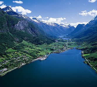 Grand Fjordland Splendour